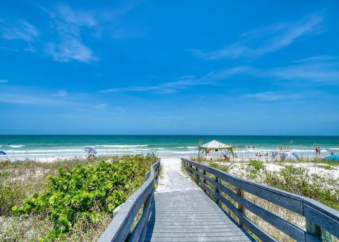 Holiday home Waterfront Luxury W/ Heated Salt Pool & Golf Cart *