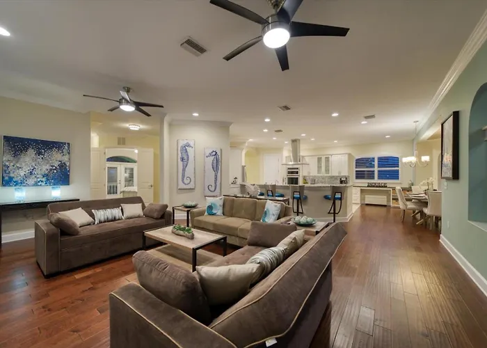Waterfront Luxury W/ Heated Salt Pool & Golf Cart