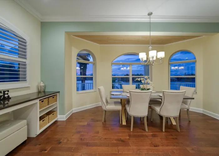 Waterfront Luxury W/ Heated Salt Pool & Golf Cart Holiday home Clearwater Beach