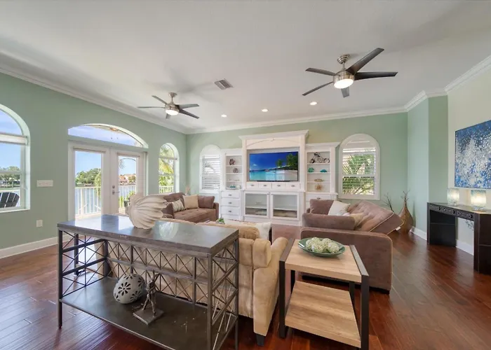 Waterfront Luxury W/ Heated Salt Pool & Golf Cart Clearwater Beach
