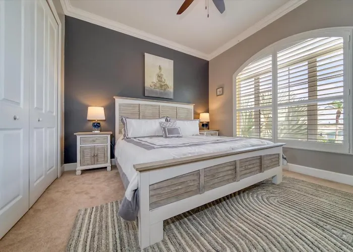 Waterfront Luxury W/ Heated Salt Pool & Golf Cart Holiday home Clearwater Beach