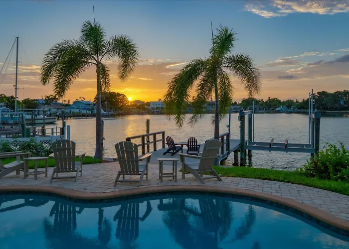 Waterfront Luxury W/ Heated Salt Pool & Golf Cart * Clearwater Beach