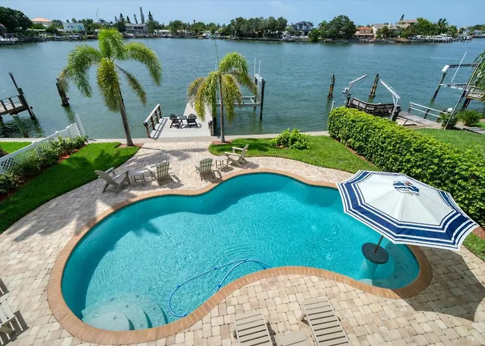 Waterfront Luxury W/ Heated Salt Pool & Golf Cart