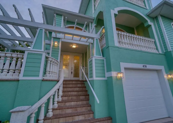 Waterfront Luxury W/ Heated Salt Pool & Golf Cart * Clearwater Beach