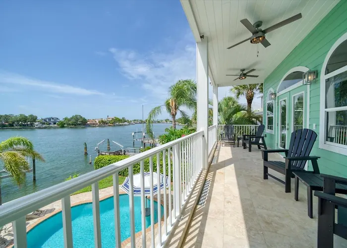 Holiday home Waterfront Luxury W/ Heated Salt Pool & Golf Cart Clearwater Beach