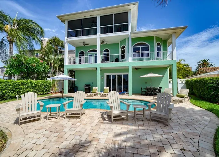Waterfront Luxury W/ Heated Salt Pool & Golf Cart Clearwater Beach