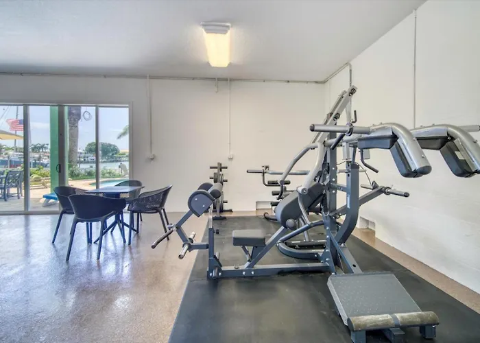 Waterfront Luxury W/ Heated Salt Pool & Golf Cart * Clearwater Beach