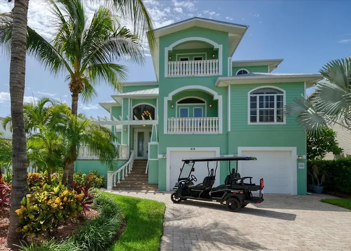 Waterfront Luxury W/ Heated Salt Pool & Golf Cart