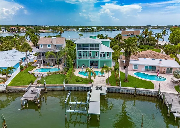Waterfront Luxury W/ Heated Salt Pool & Golf Cart